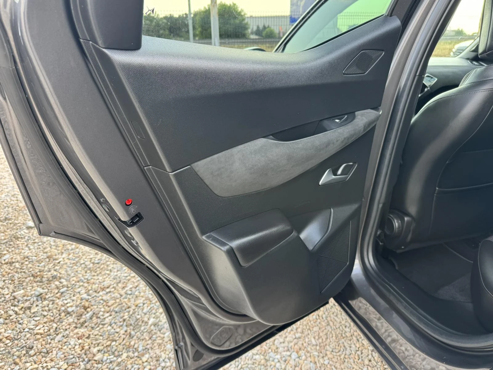 DS DS 3 Crossback 1.5BlueHDI PERFORMANCE LINE, снимка 7 - Автомобили и джипове - 55501081