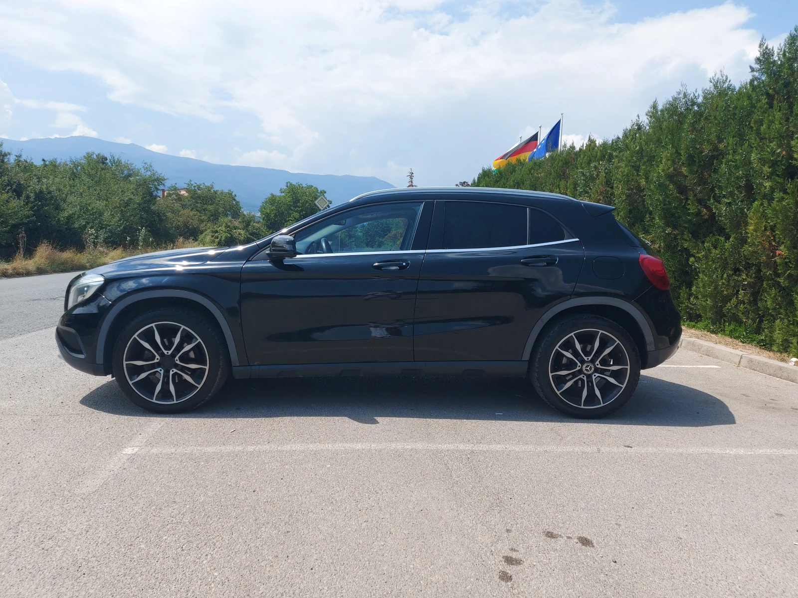 Mercedes-Benz GLA 200 * 4 MATIC* 7G-TRONIC* ПАНОРАМА* NAVI* КОЖА, снимка 5 - Автомобили и джипове - 55595380