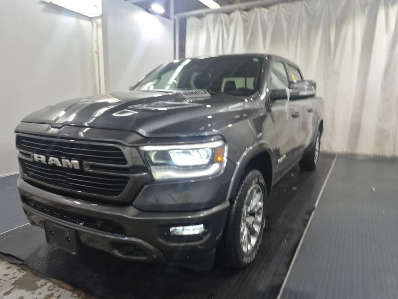 Dodge RAM 1500 * LARAMIE CREW CAB SHORT BED * CARFAX * 