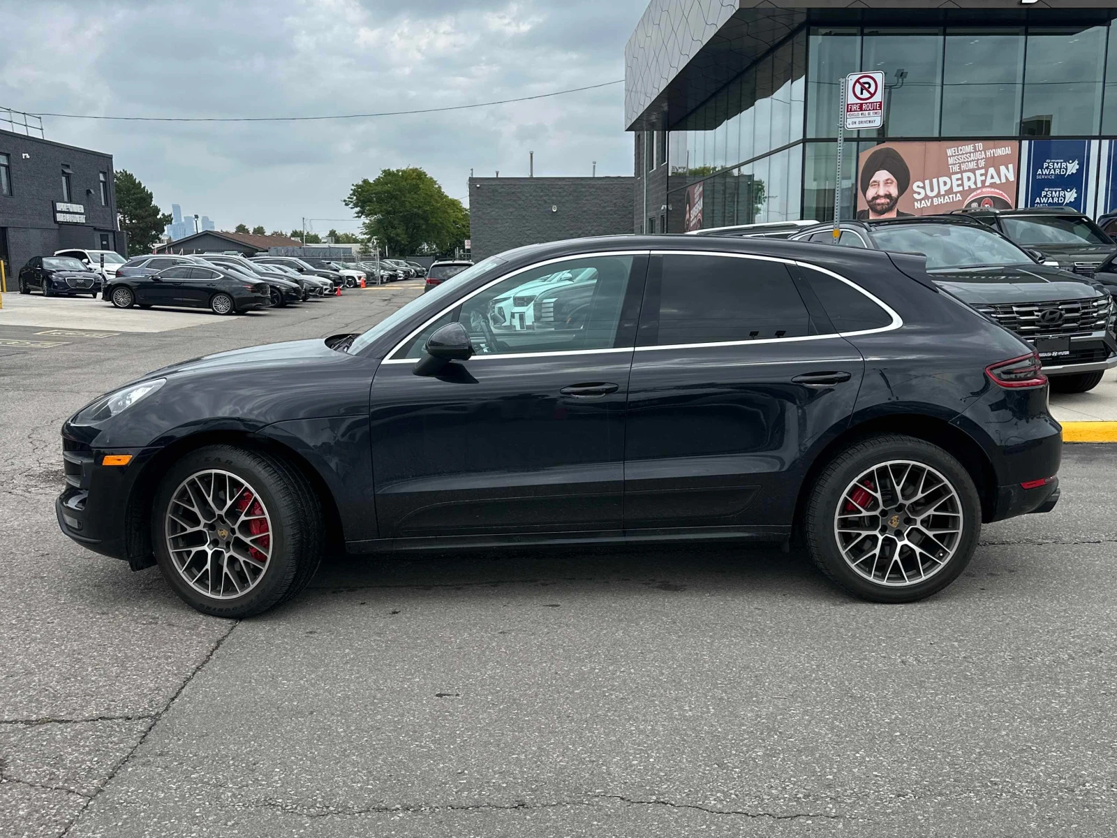 Porsche Macan * Turbo * CARFAX * БЕЗ ПЪРВОНАЧАЛНА ВНОСКА, снимка 2 - Автомобили и джипове - 56123817