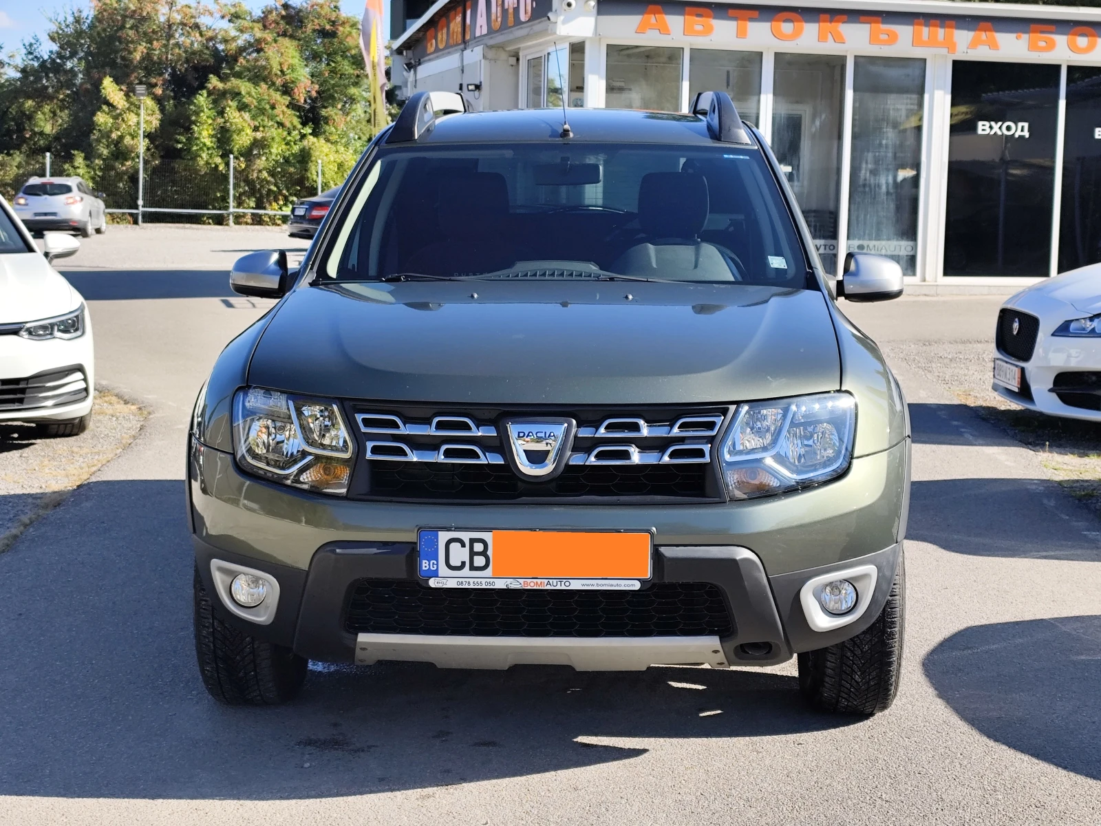 Dacia Duster 1.6i/ GPL/ LIMITED /KLIMA/ РЕГИСТРИРАН/NAVI/CAMERA, снимка 2 - Автомобили и джипове - 56305670