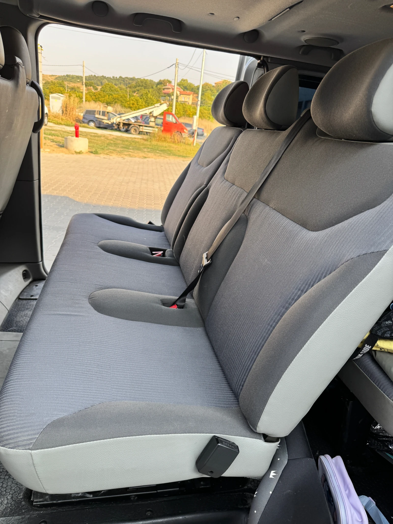 Opel Vivaro, снимка 7 - Бусове и автобуси - 55710506
