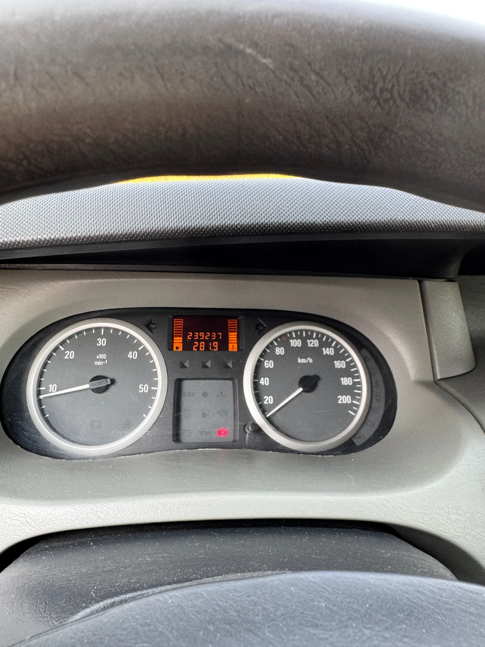 Opel Vivaro, снимка 9 - Бусове и автобуси - 55710506