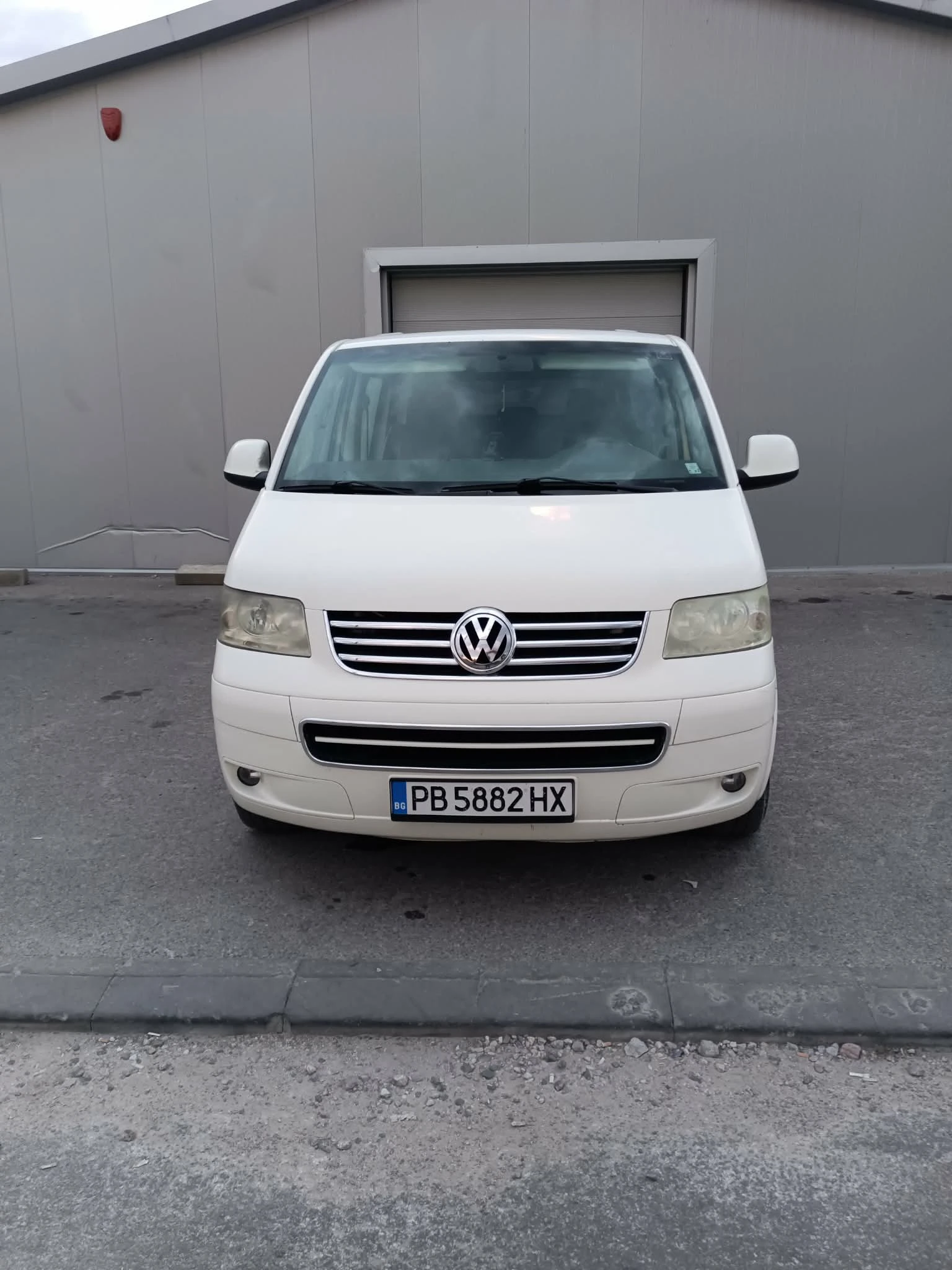 VW T5 2.5TDI 131кс КЛИМАТИК ДЪЛГА-БАЗА. Товаропътнически, снимка 3 - Бусове и автобуси - 55781373