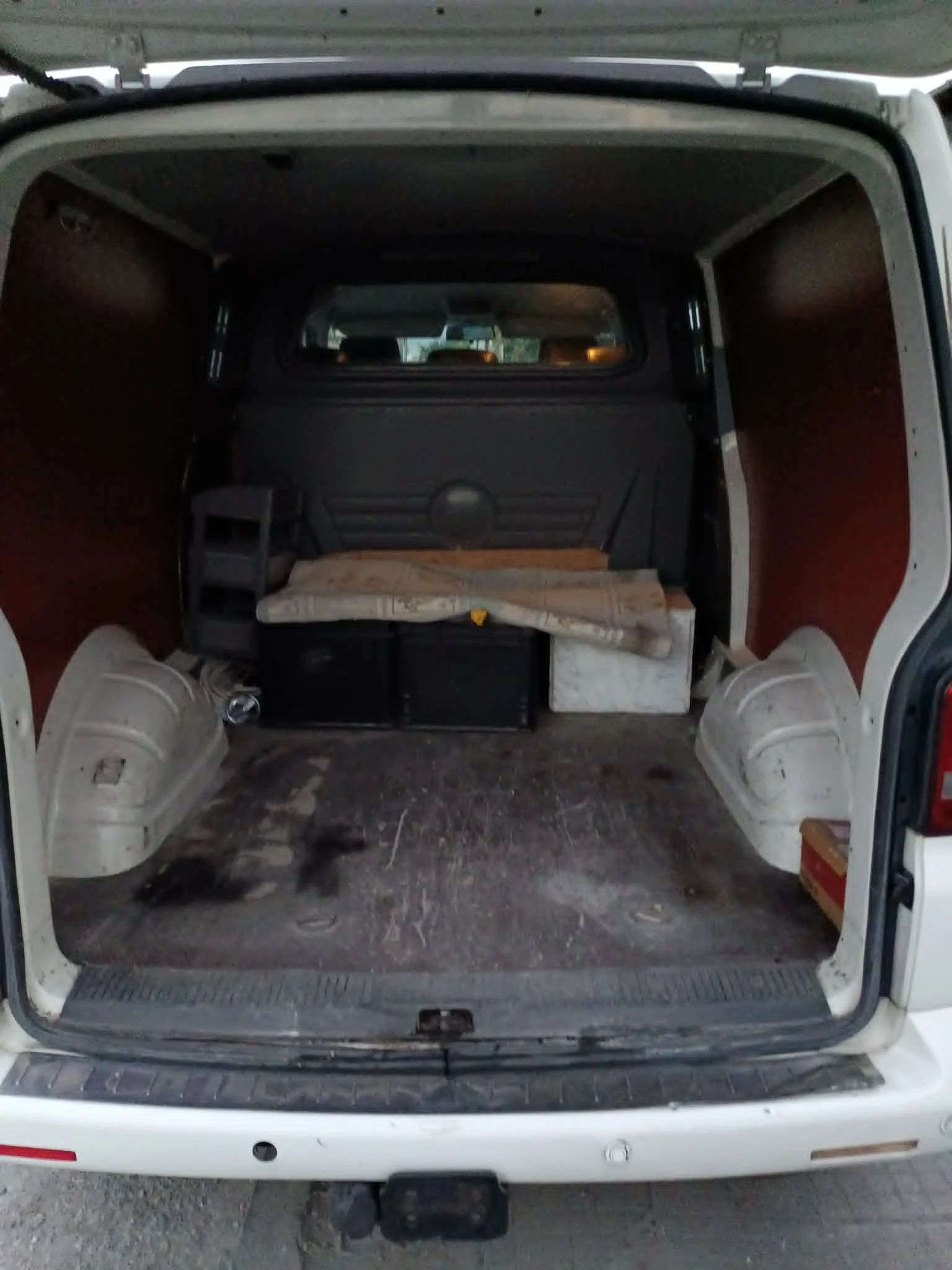 VW T5 2.5TDI 131кс КЛИМАТИК ДЪЛГА-БАЗА. Товаропътнически, снимка 13 - Бусове и автобуси - 55781373