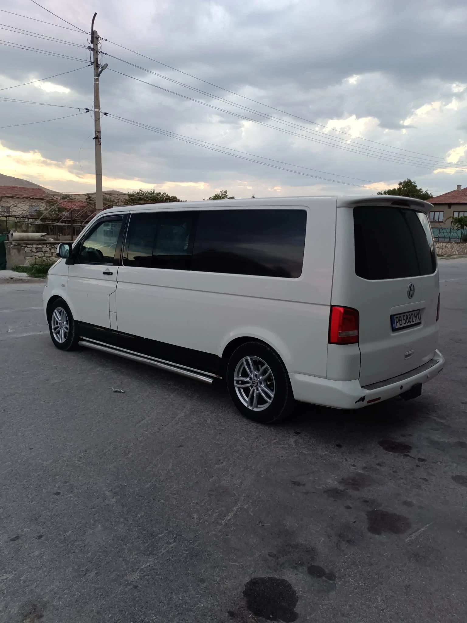 VW T5 2.5TDI 131кс КЛИМАТИК ДЪЛГА-БАЗА. Товаропътнически, снимка 6 - Бусове и автобуси - 55781373