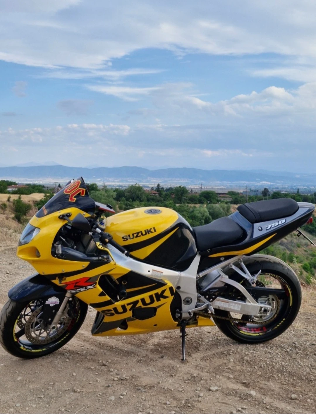 Suzuki Gsxr 750 - изображение 4