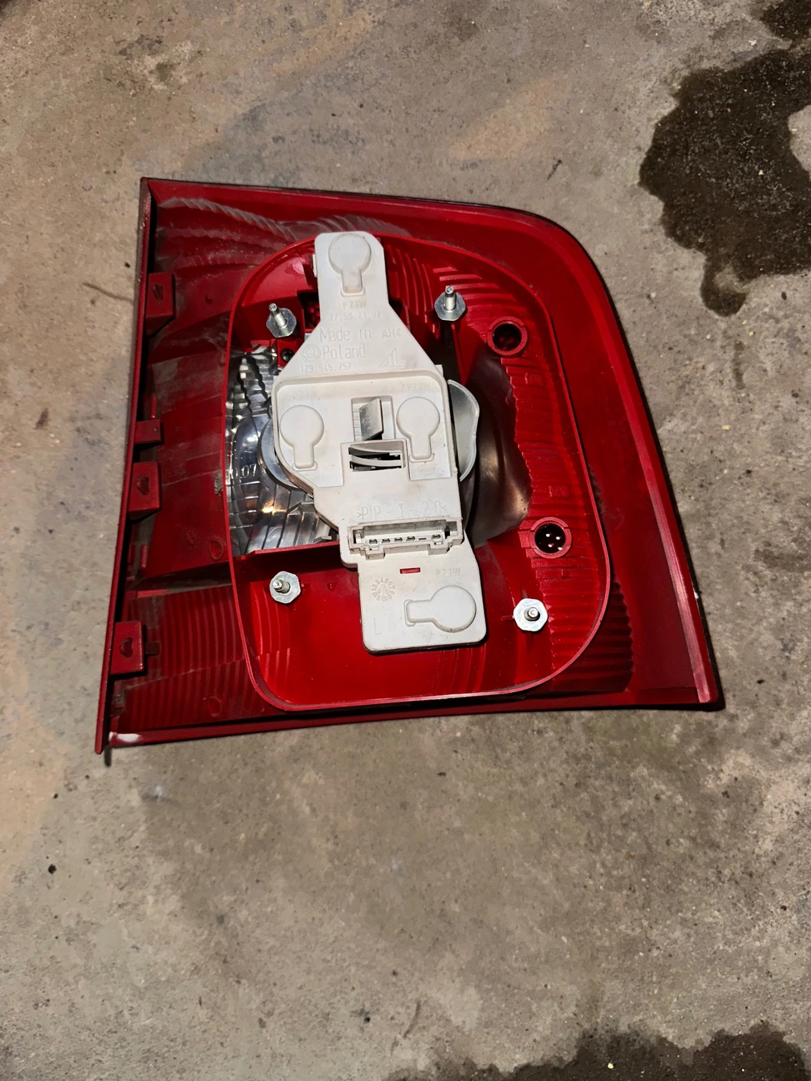   SKODA OCTAVIA 2009-2013.     27592102 / 1Z9945111A | Mobile.bg   2