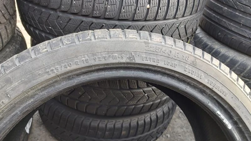 Гуми Зимни 225/40R18, снимка 9 - Гуми и джанти - 27723889