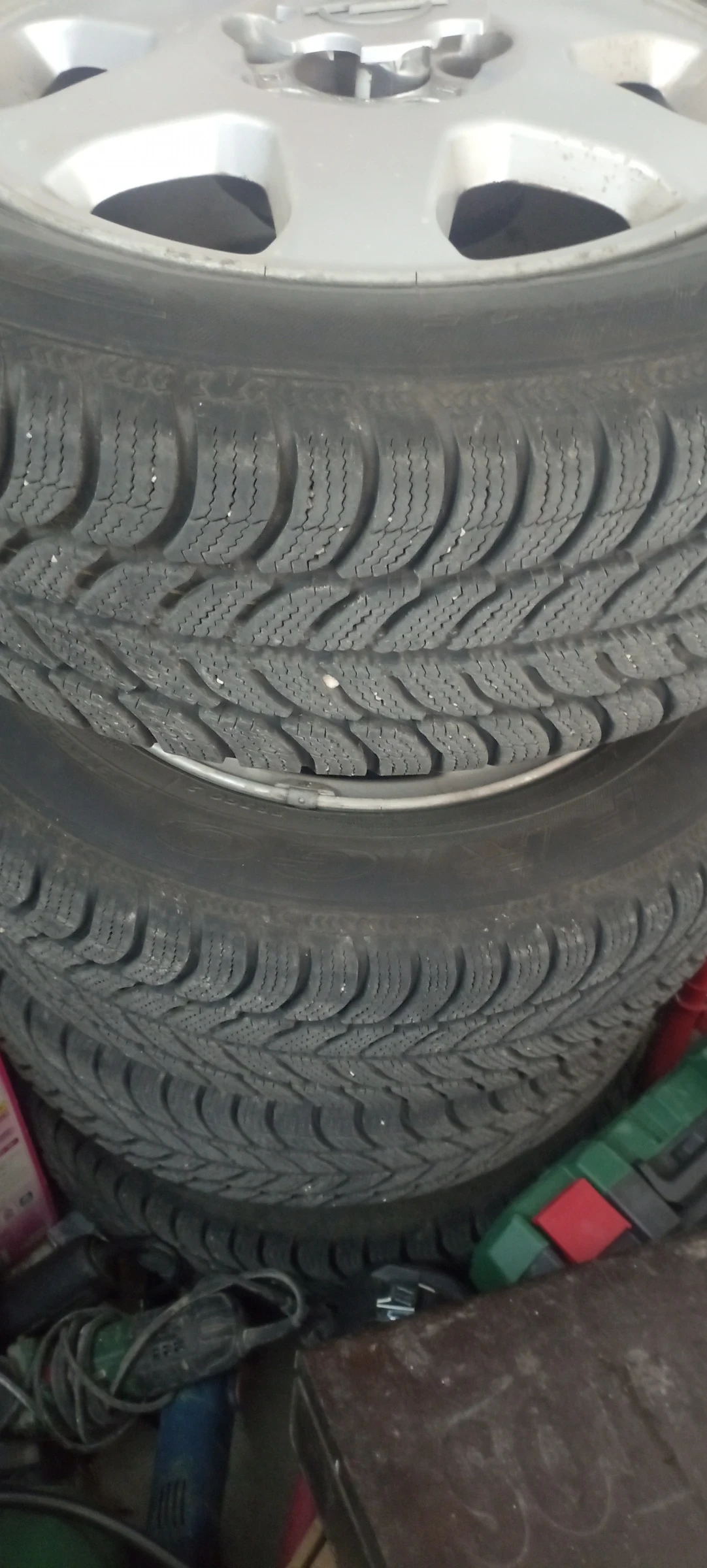 Гуми с джанти Debica 195/65R15, снимка 2 - Гуми и джанти - 56016948