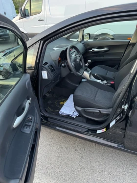 Toyota Auris  1.6  132 . 6  | Mobile.bg    8
