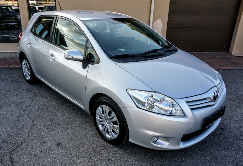 Toyota Auris 1.4D-4D SOL , снимка 2 - Автомобили и джипове - 39787418