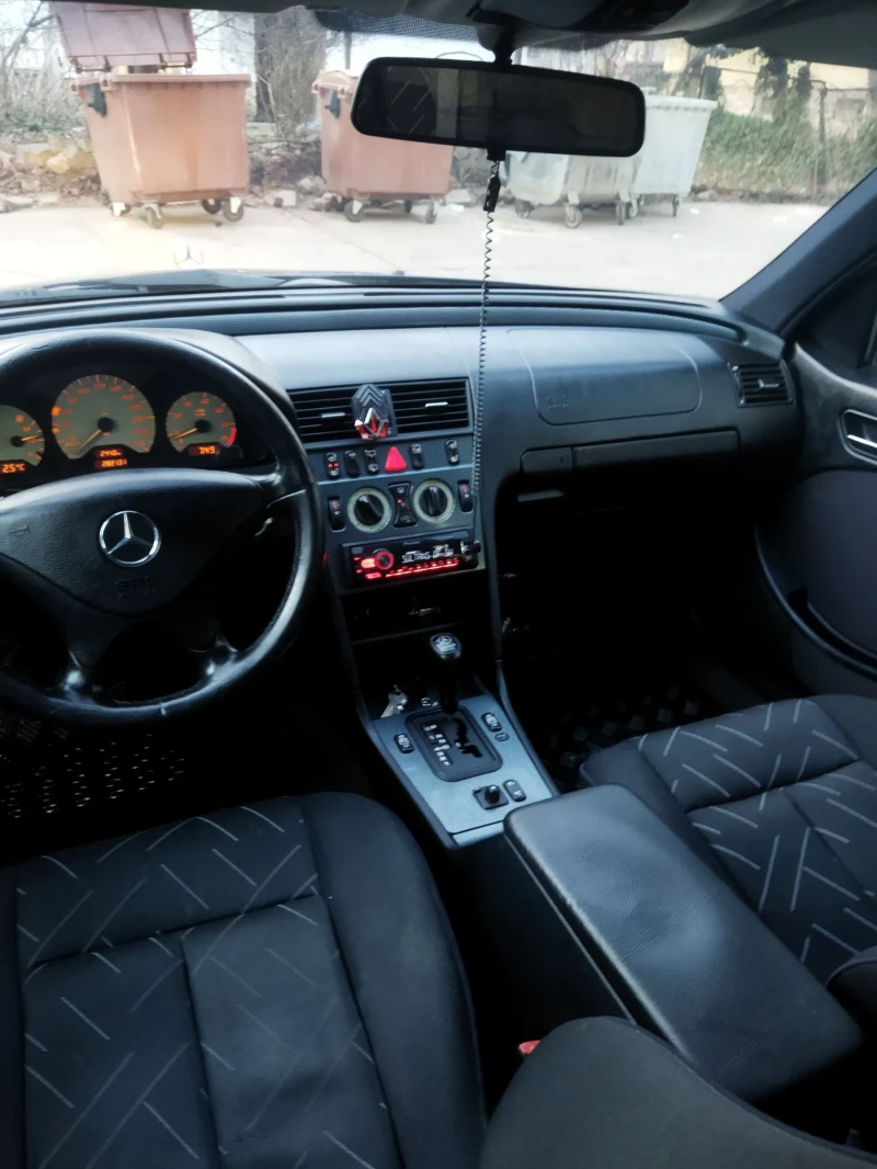 Mercedes-Benz C 180 С180i, снимка 17 - Автомобили и джипове - 49136588