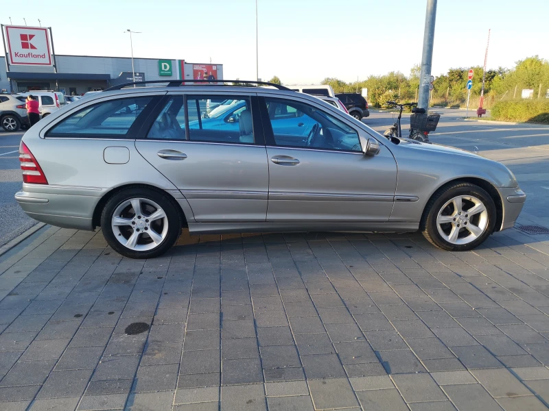 Mercedes-Benz C 220 09.2006г,  Face, снимка 6 - Автомобили и джипове - 47237826