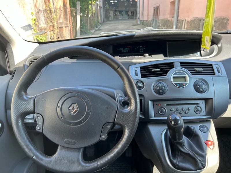 Renault Scenic, снимка 9 - Автомобили и джипове - 47484172