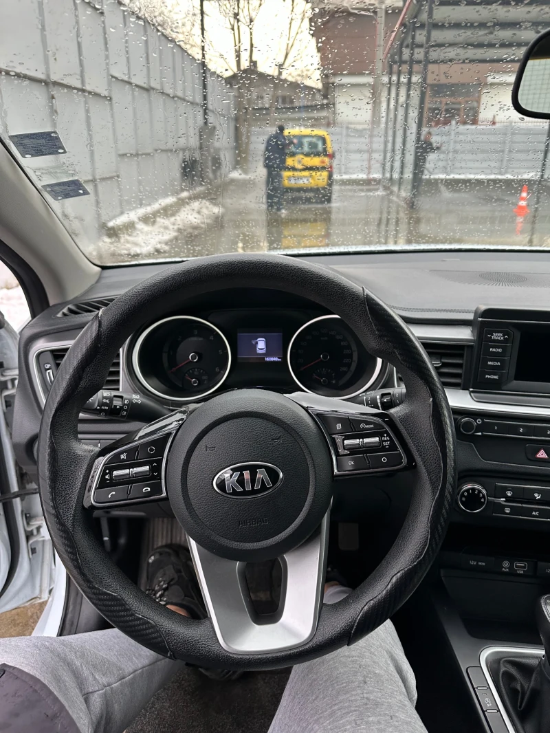 Kia Ceed CRDi, снимка 9 - Автомобили и джипове - 49209177