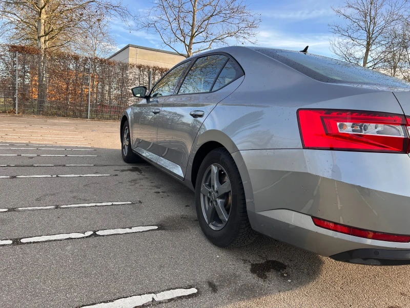 Skoda Superb, снимка 4 - Автомобили и джипове - 52926002