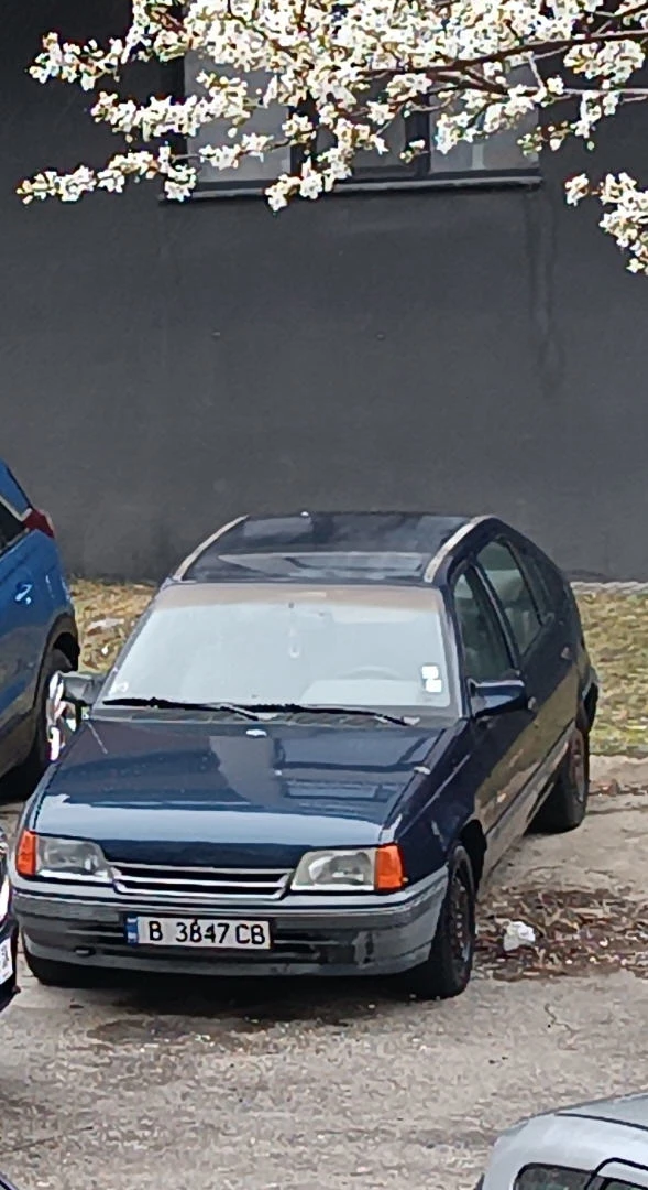 Opel Kadett 1.6 i, снимка 9 - Автомобили и джипове - 54824317