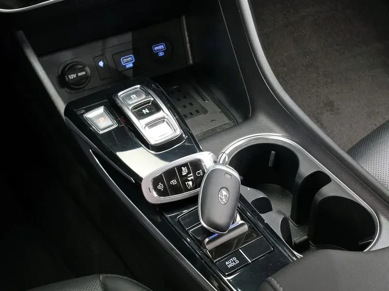 Hyundai Sonata (Dn8) 2.0 Premium, снимка 9 - Автомобили и джипове - 54998770