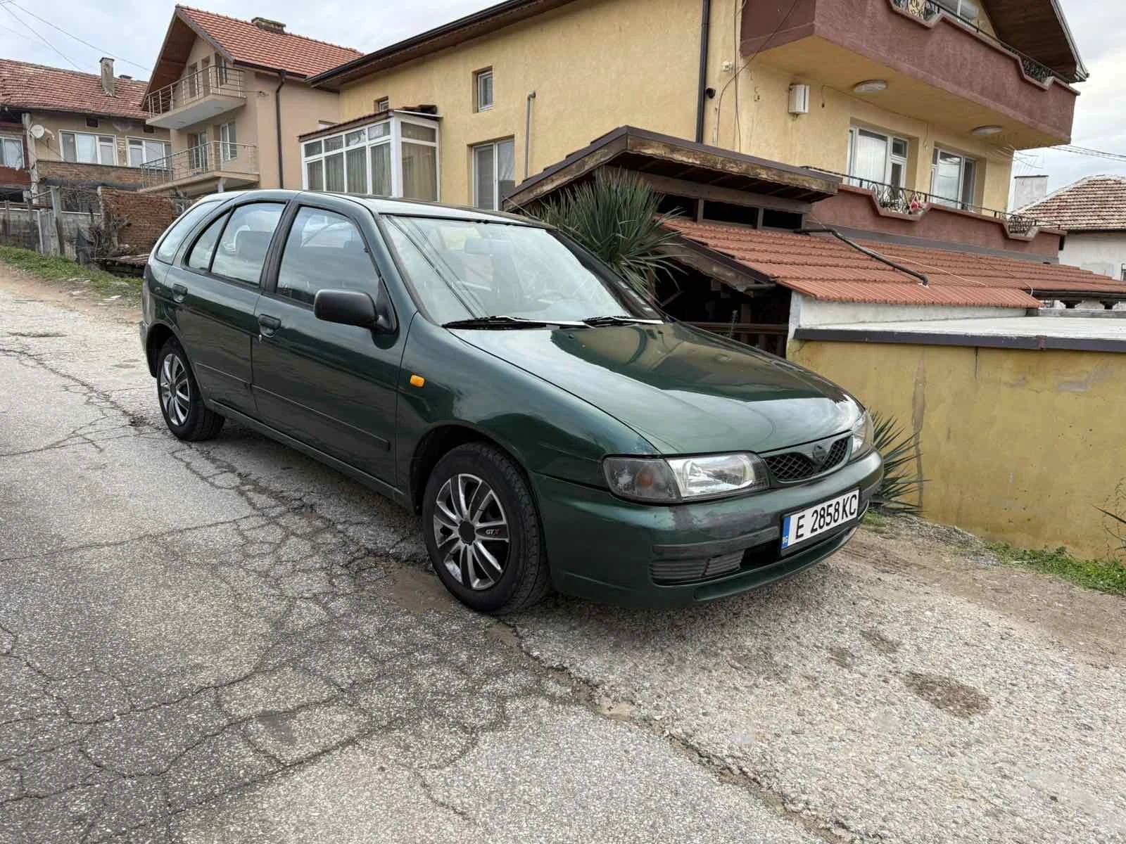 Nissan Almera 1.4 Бензин, снимка 1