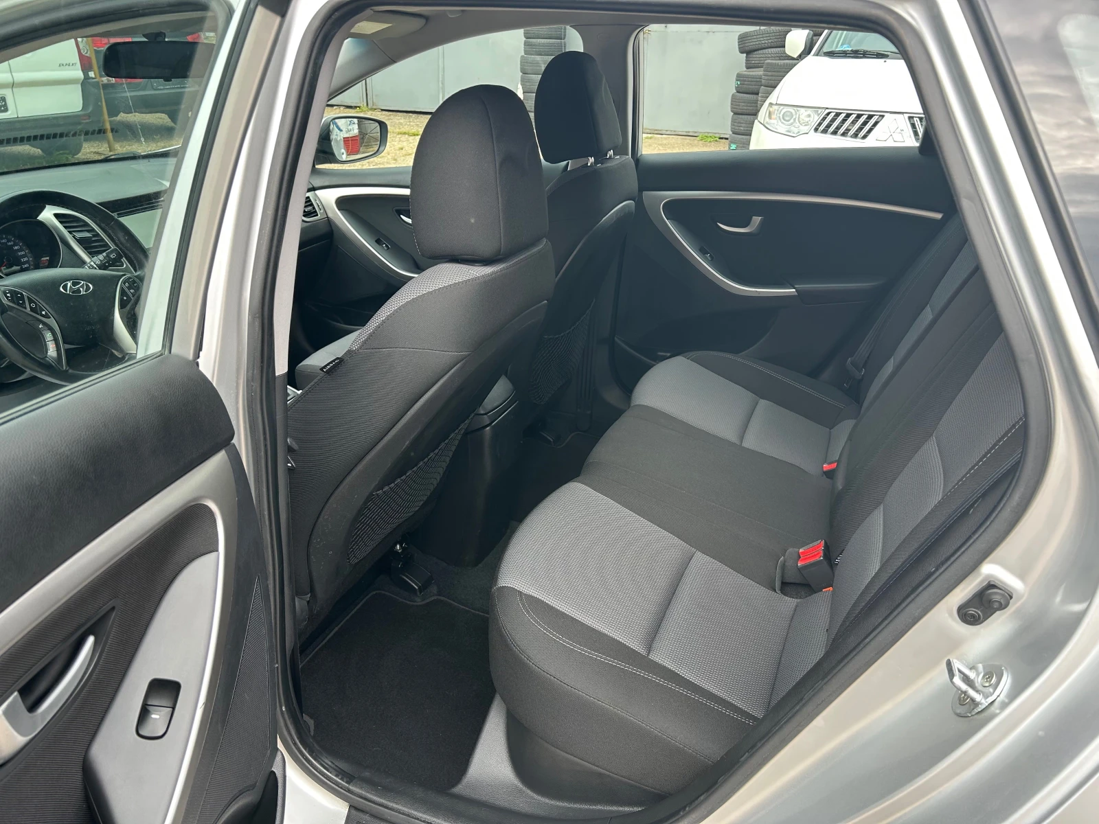 Hyundai I30 1.6crdi-128k.c-LED-НАВИ-ИТАЛИЯ! - изображение 8