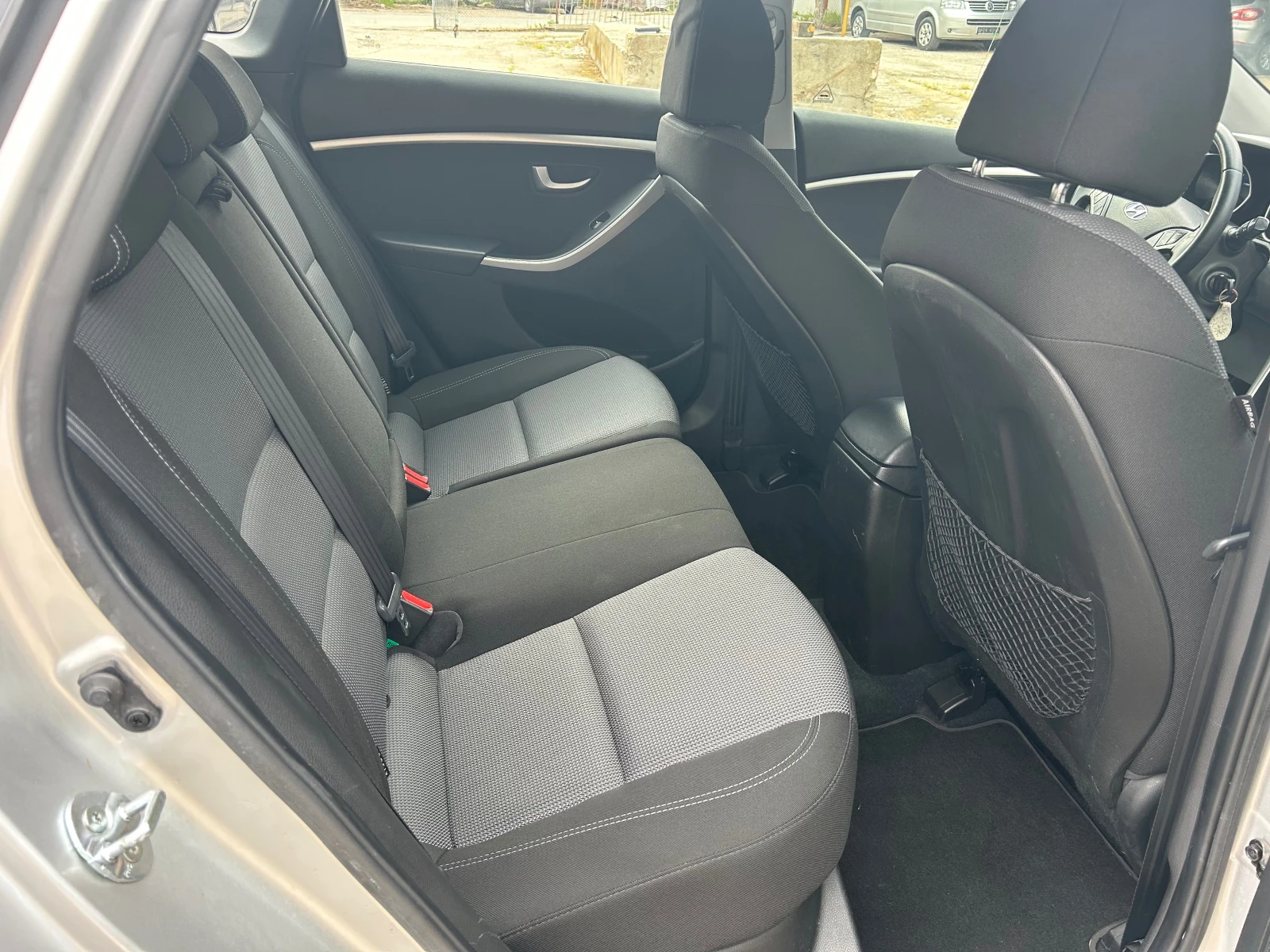 Hyundai I30 1.6crdi-128k.c-LED-НАВИ-ИТАЛИЯ! - изображение 9