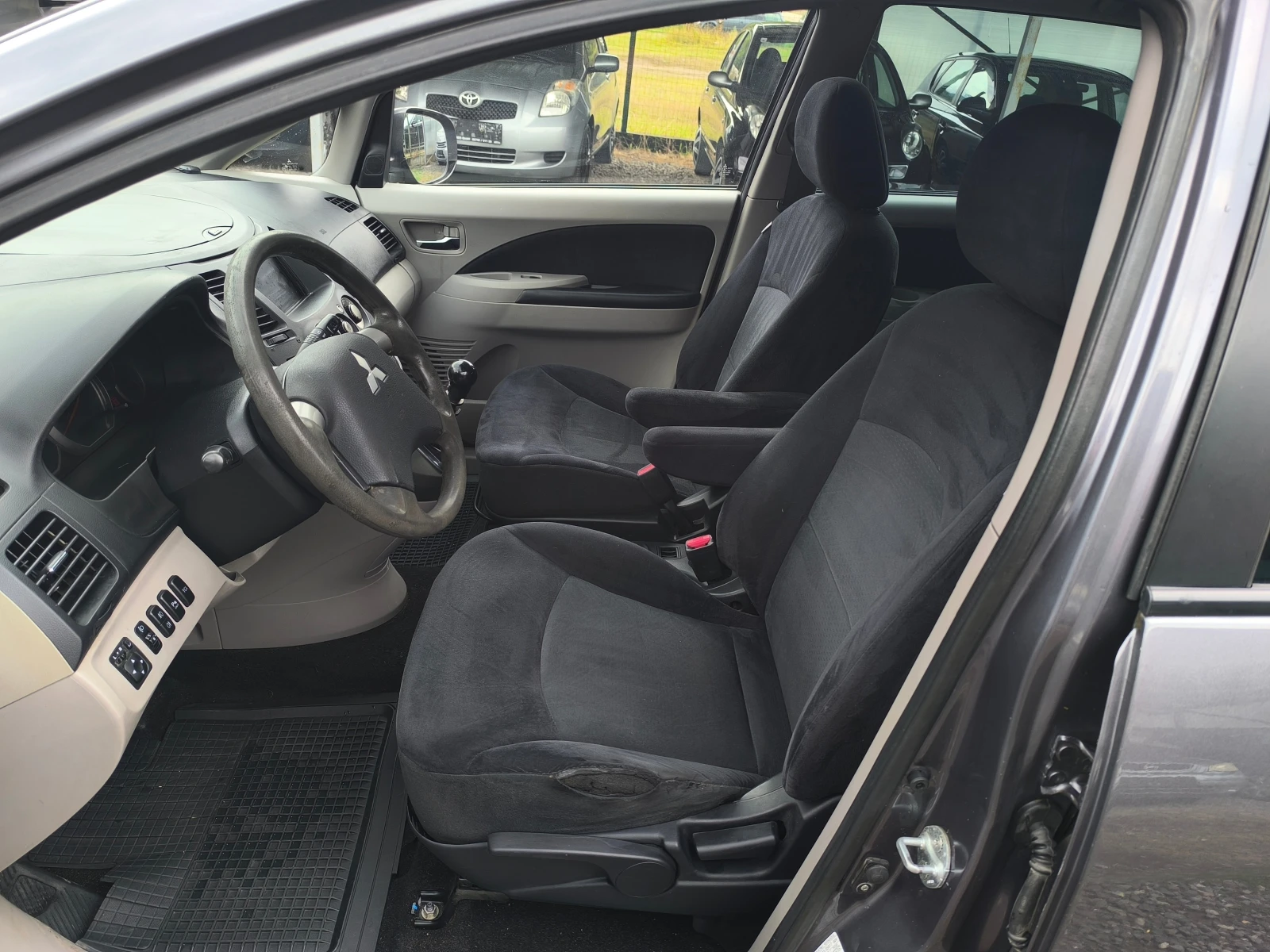 Mitsubishi Grandis FACE-2.0DID-140кс-6 скор.-7 места-НАВИГАЦИЯ-КЛИМА- - изображение 9