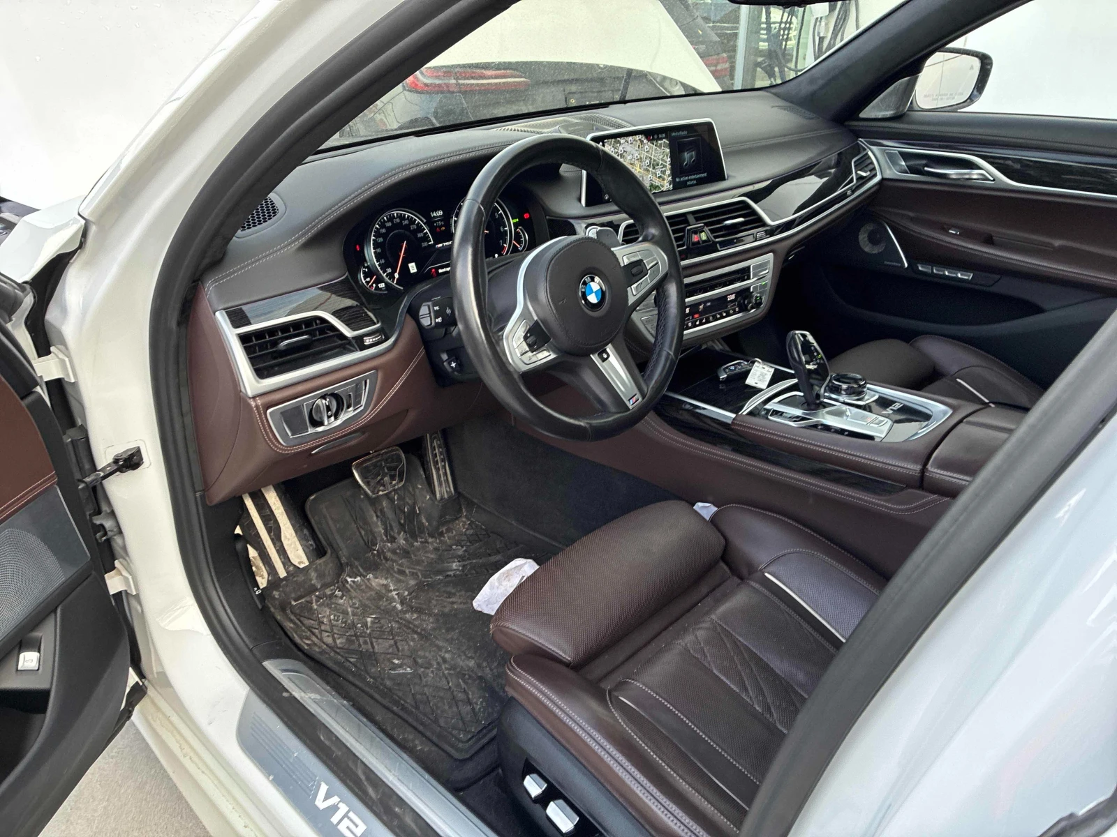 BMW 760 * V12* CARFAX *    | Mobile.bg   5