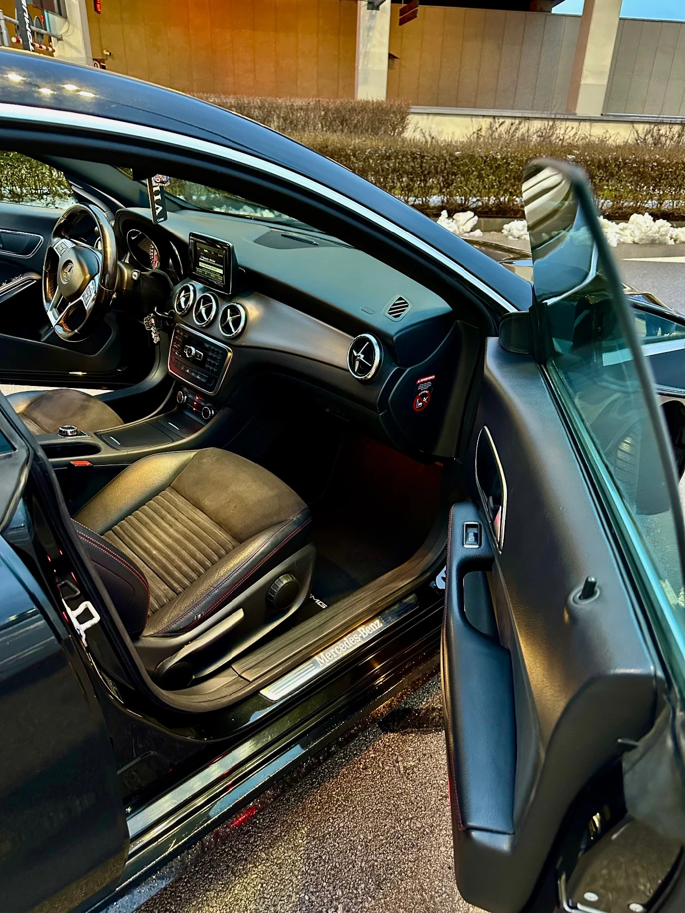 Mercedes-Benz CLA 220 CDI, снимка 10 - Автомобили и джипове - 53773538