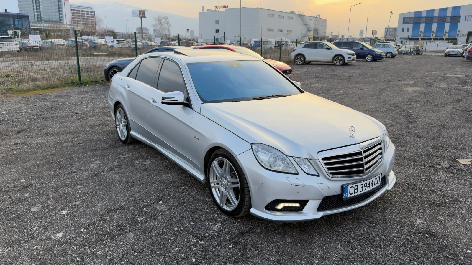 Mercedes-Benz E 350, снимка 2 - Автомобили и джипове - 53879888
