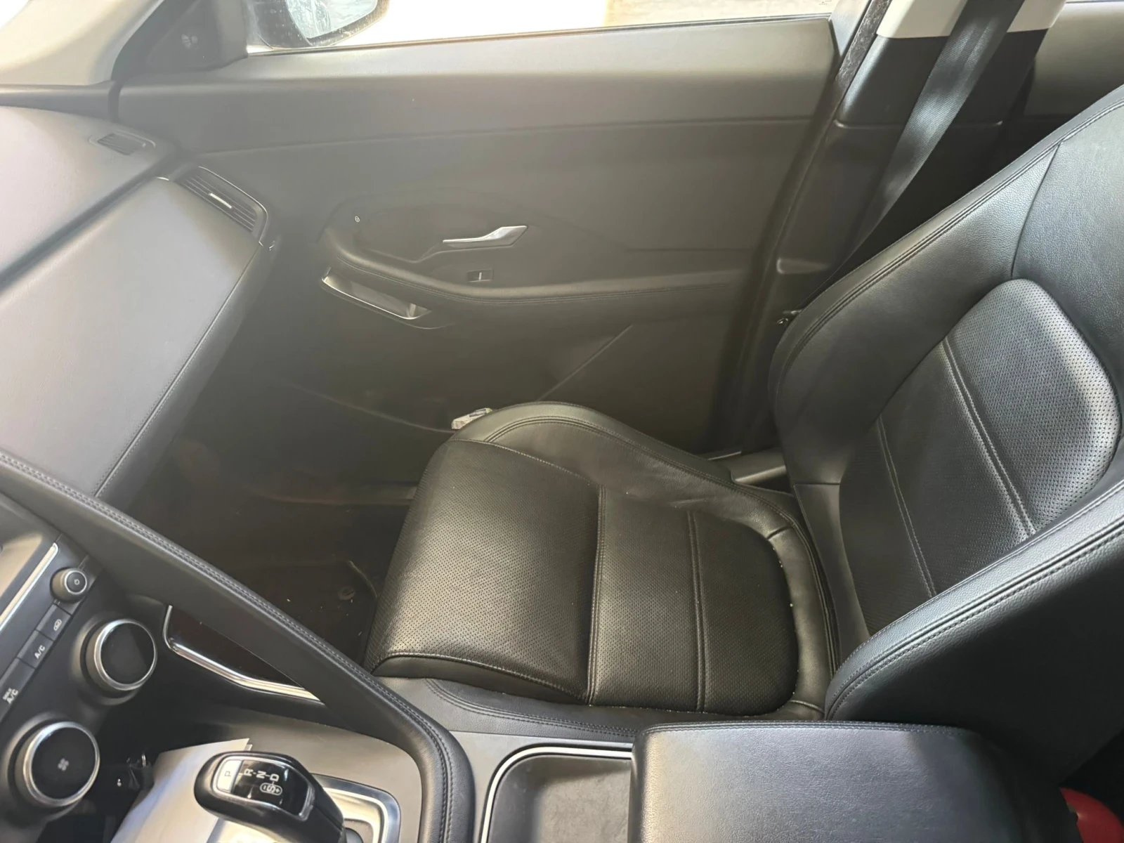 Jaguar E-pace AWD aut. R-Dynamic HSE, снимка 9 - Автомобили и джипове - 53924510