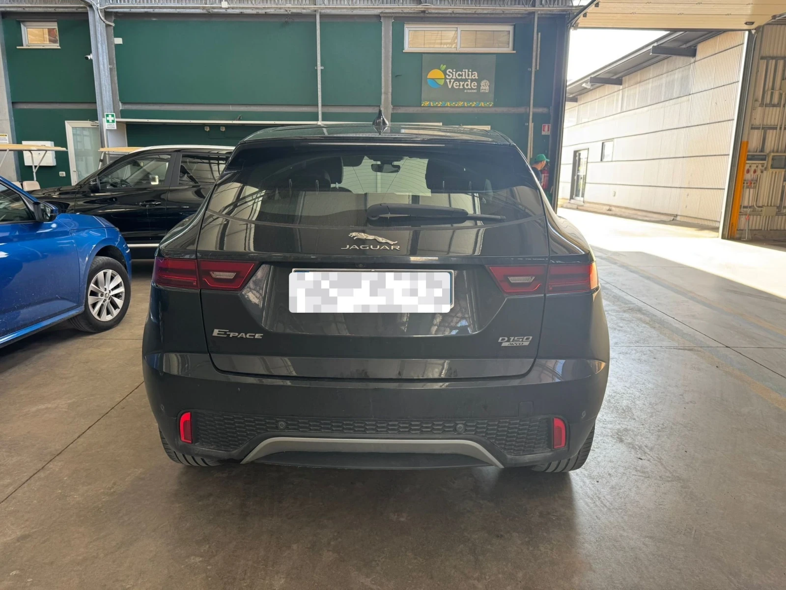 Jaguar E-pace AWD aut. R-Dynamic HSE, снимка 3 - Автомобили и джипове - 53924510