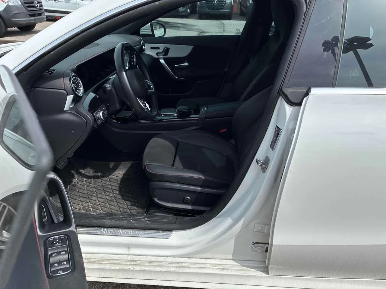 Mercedes-Benz CLA * 250 * CARFAX * ЦЕНА ДО БГ, снимка 7 - Автомобили и джипове - 54121529