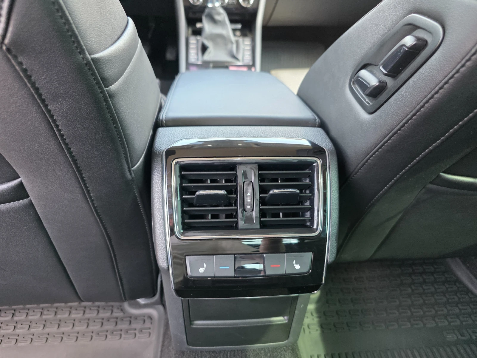 Skoda Superb Lauren&Klement, снимка 14 - Автомобили и джипове - 55002749