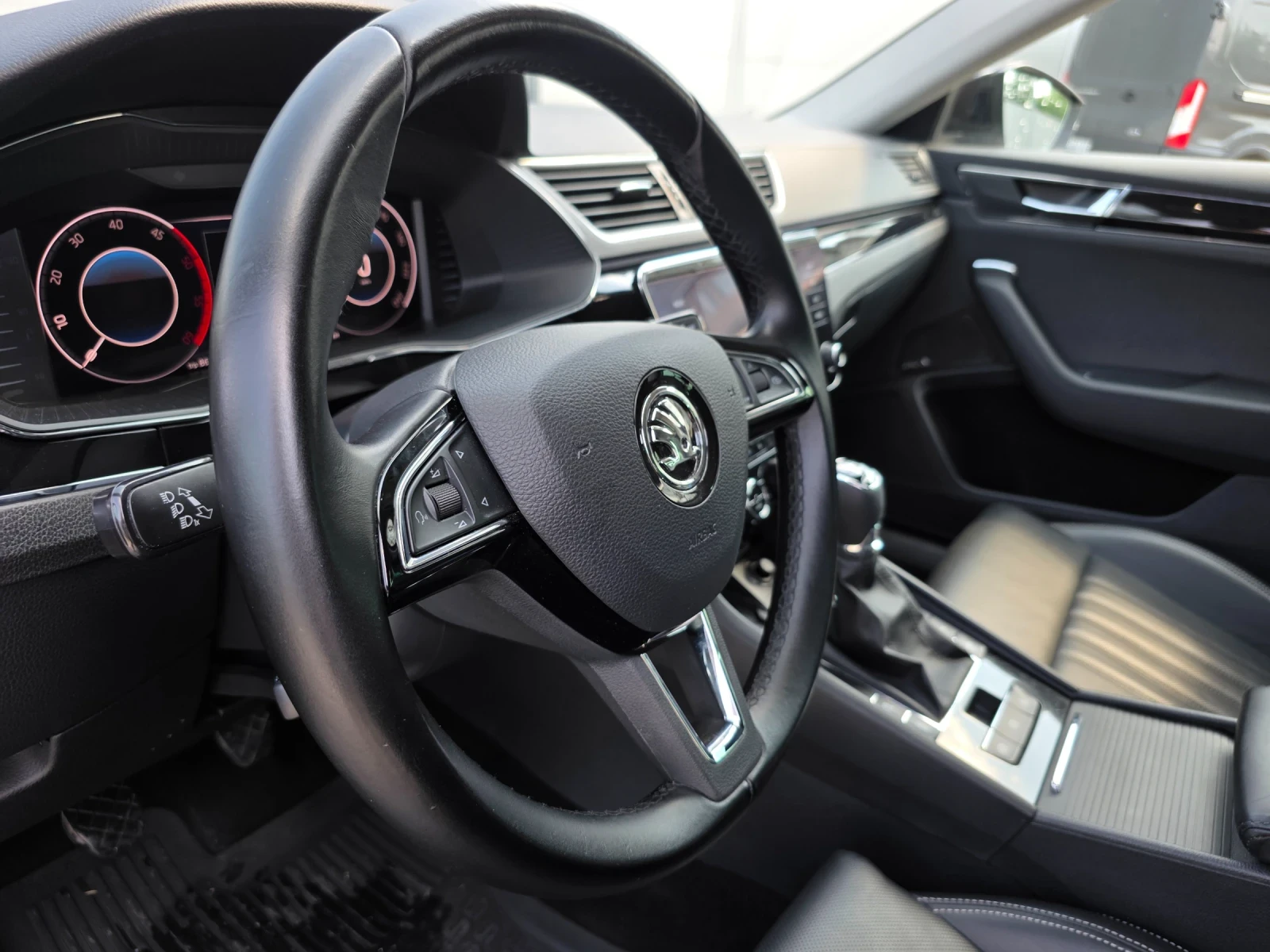 Skoda Superb Lauren&Klement, снимка 9 - Автомобили и джипове - 55002749