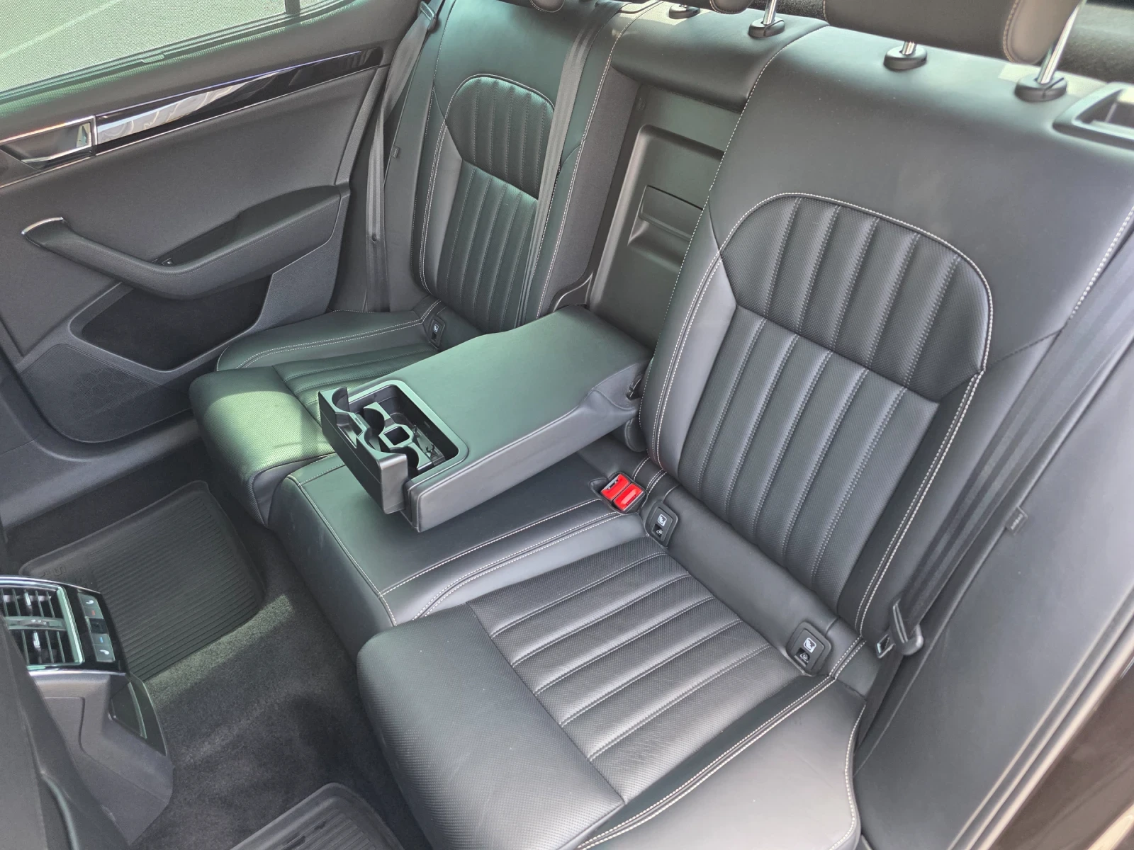 Skoda Superb Lauren&Klement, снимка 13 - Автомобили и джипове - 55002749