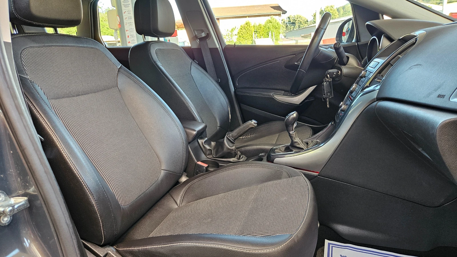 Opel Astra 1.4 GAZ/FACELIFT/KLIMA, снимка 13 - Автомобили и джипове - 55593589