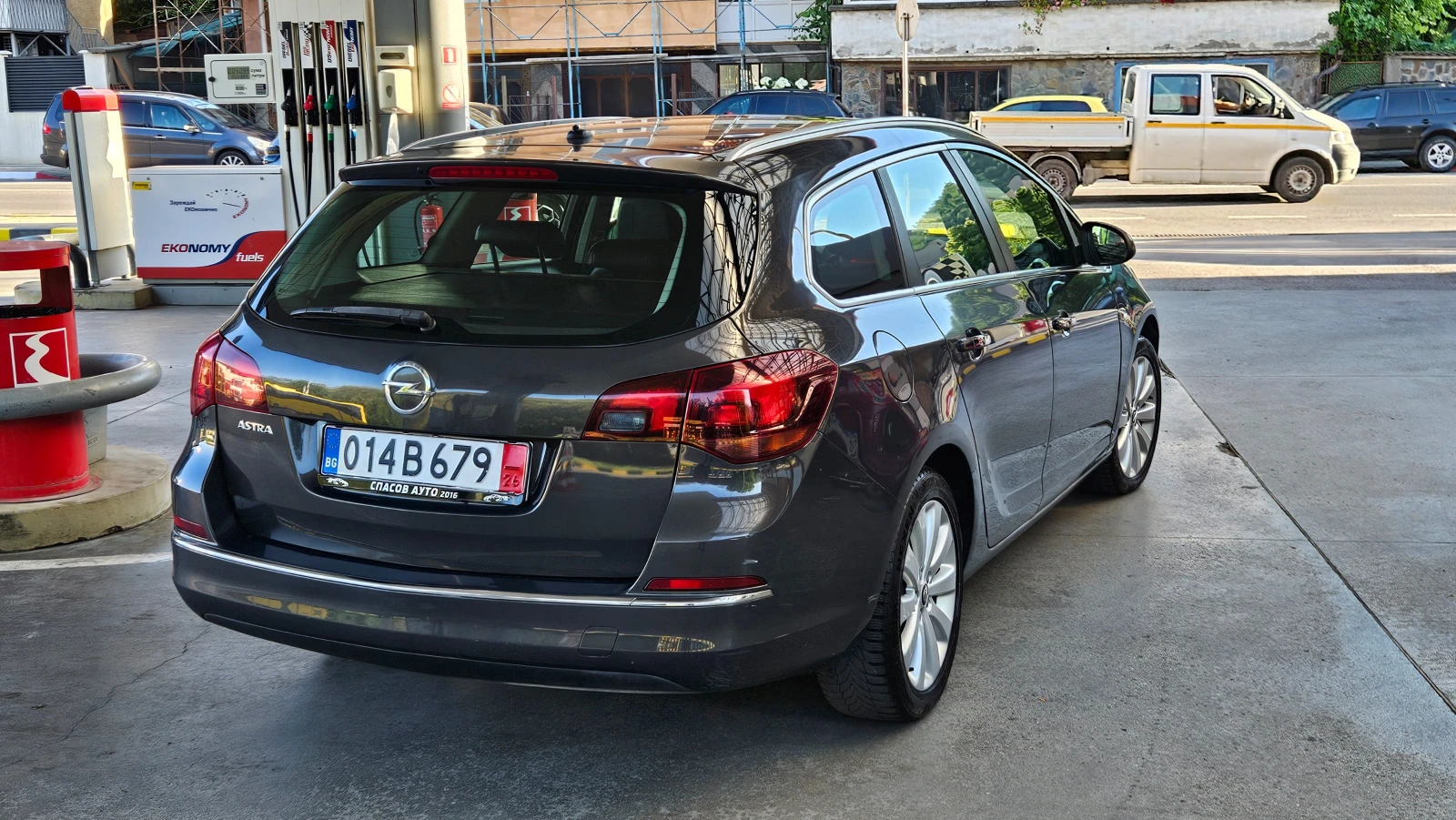 Opel Astra 1.4 GAZ/FACELIFT/KLIMA, снимка 5 - Автомобили и джипове - 55593589