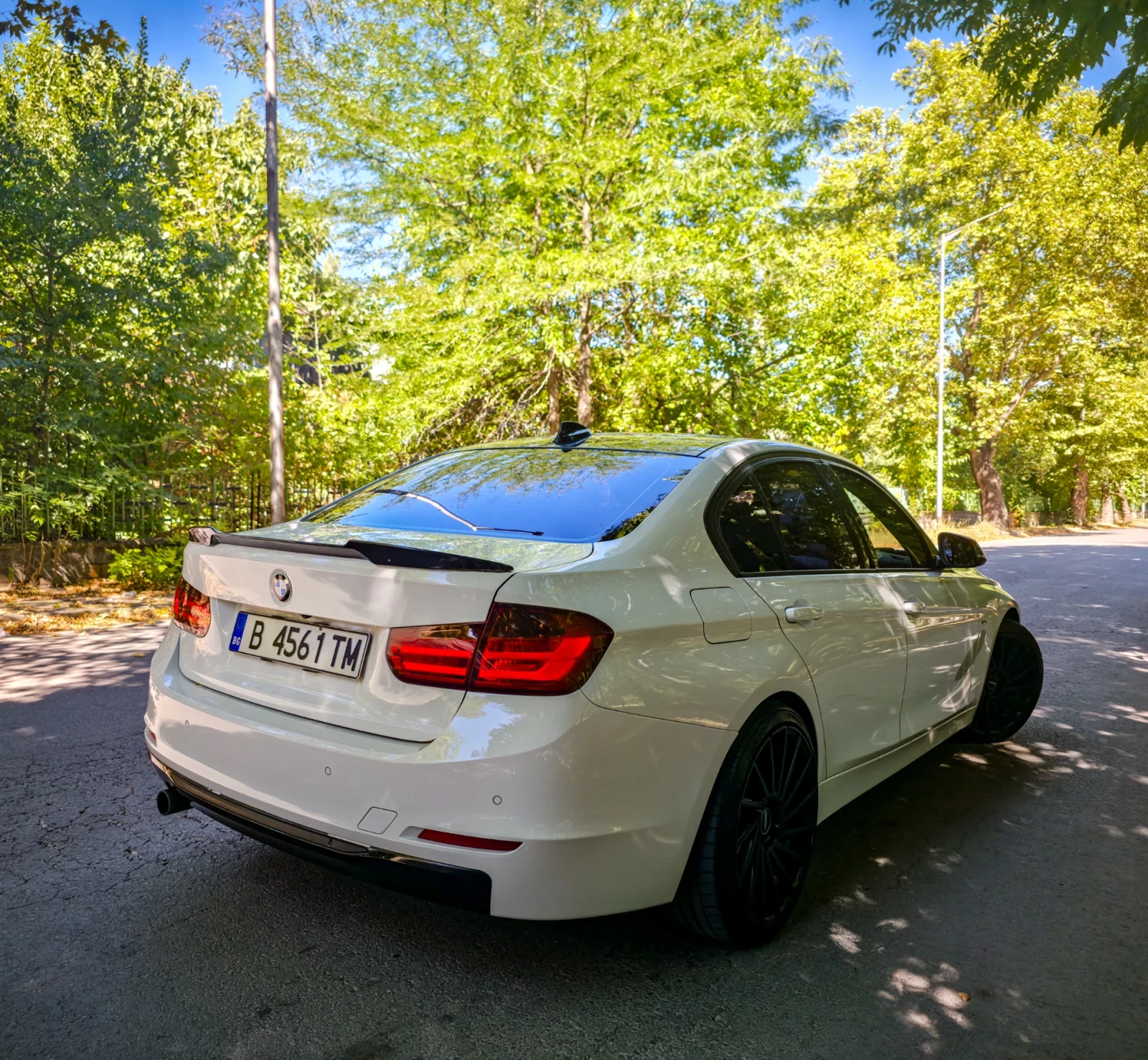 BMW 320 D= M-Packet= 8hp= NAVI= КОЖА= РЕКАРО= F1= , снимка 6 - Автомобили и джипове - 55771755