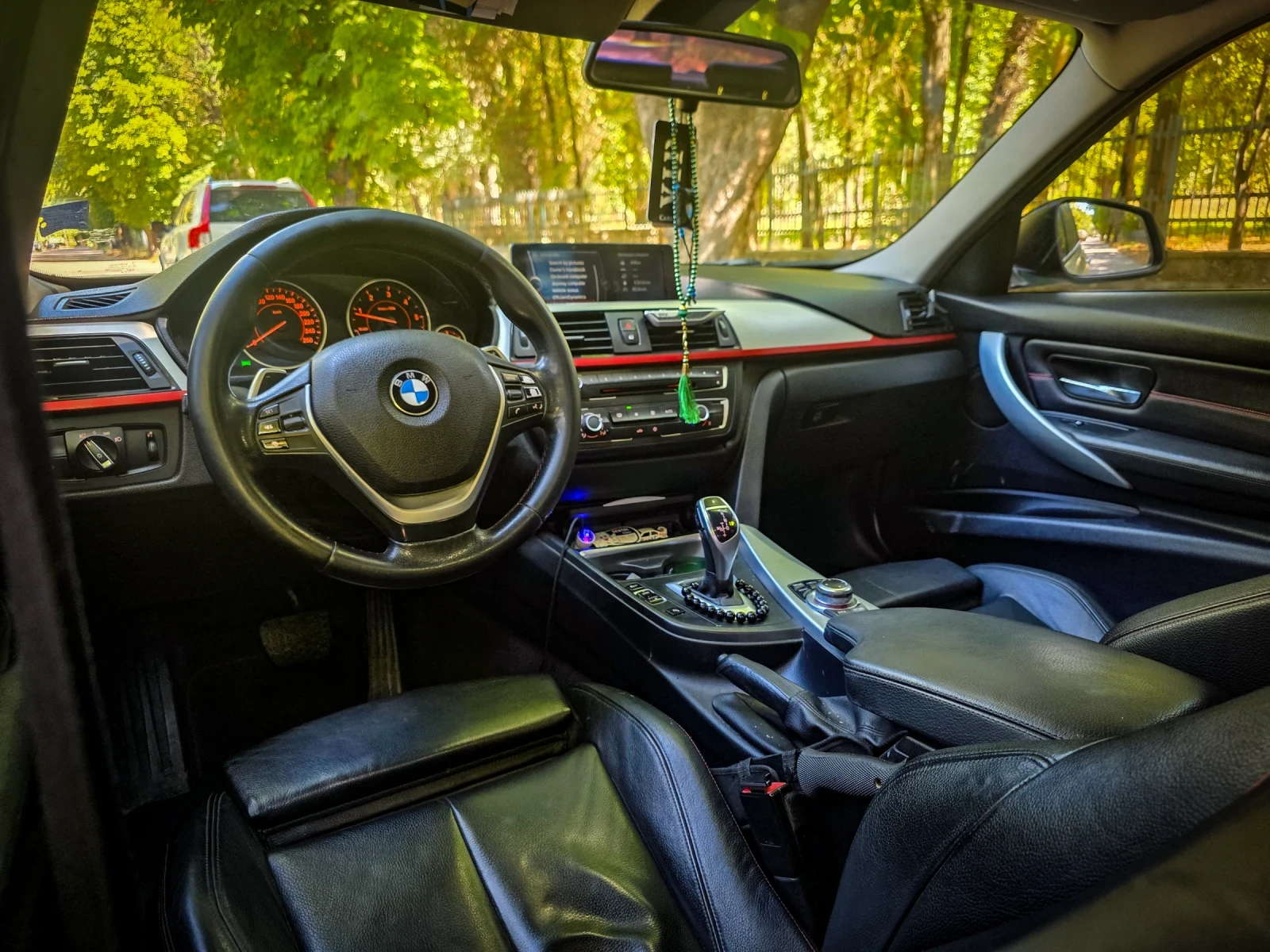 BMW 320 D= M-Packet= 8hp= NAVI= КОЖА= РЕКАРО= F1= , снимка 9 - Автомобили и джипове - 55771755