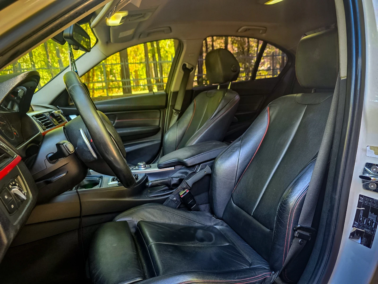 BMW 320 D= M-Packet= 8hp= NAVI= КОЖА= РЕКАРО= F1= , снимка 12 - Автомобили и джипове - 55771755