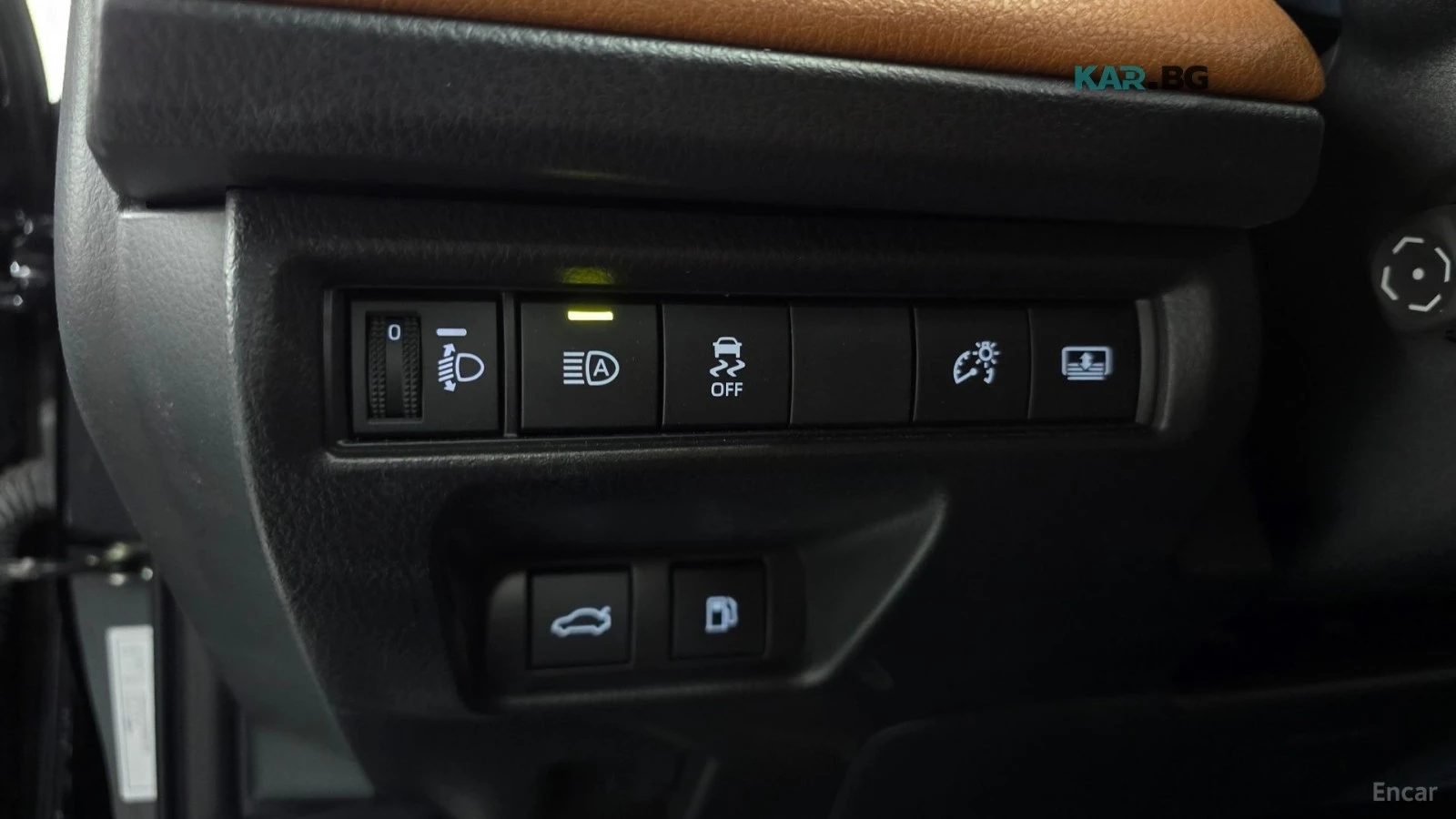 Toyota Camry 2.5 Hybrid* XLE* ПОДГРЕВ* ОБДУХВАНЕ* ШИБИДАХ* КАМЕ, снимка 16 - Автомобили и джипове - 55787662