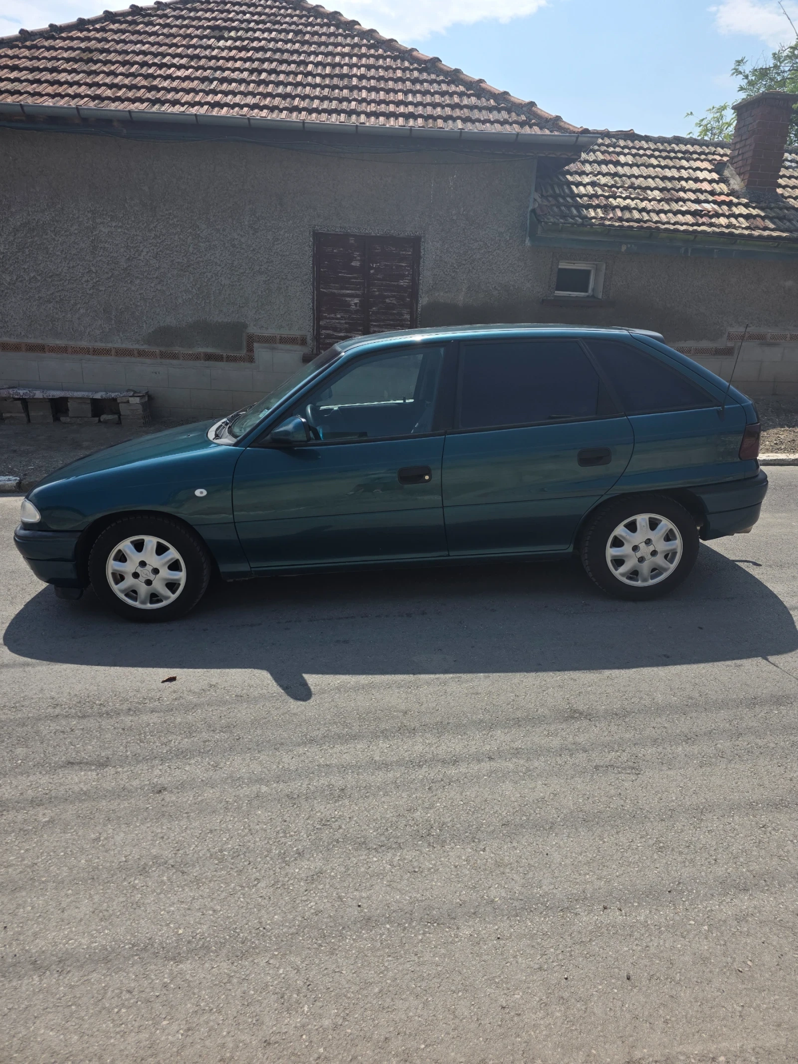 Opel Astra 1.4, снимка 3 - Автомобили и джипове - 55824969