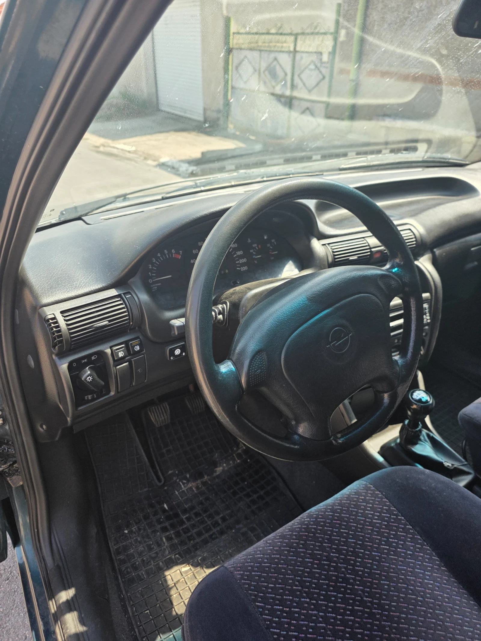 Opel Astra 1.4, снимка 12 - Автомобили и джипове - 55824969