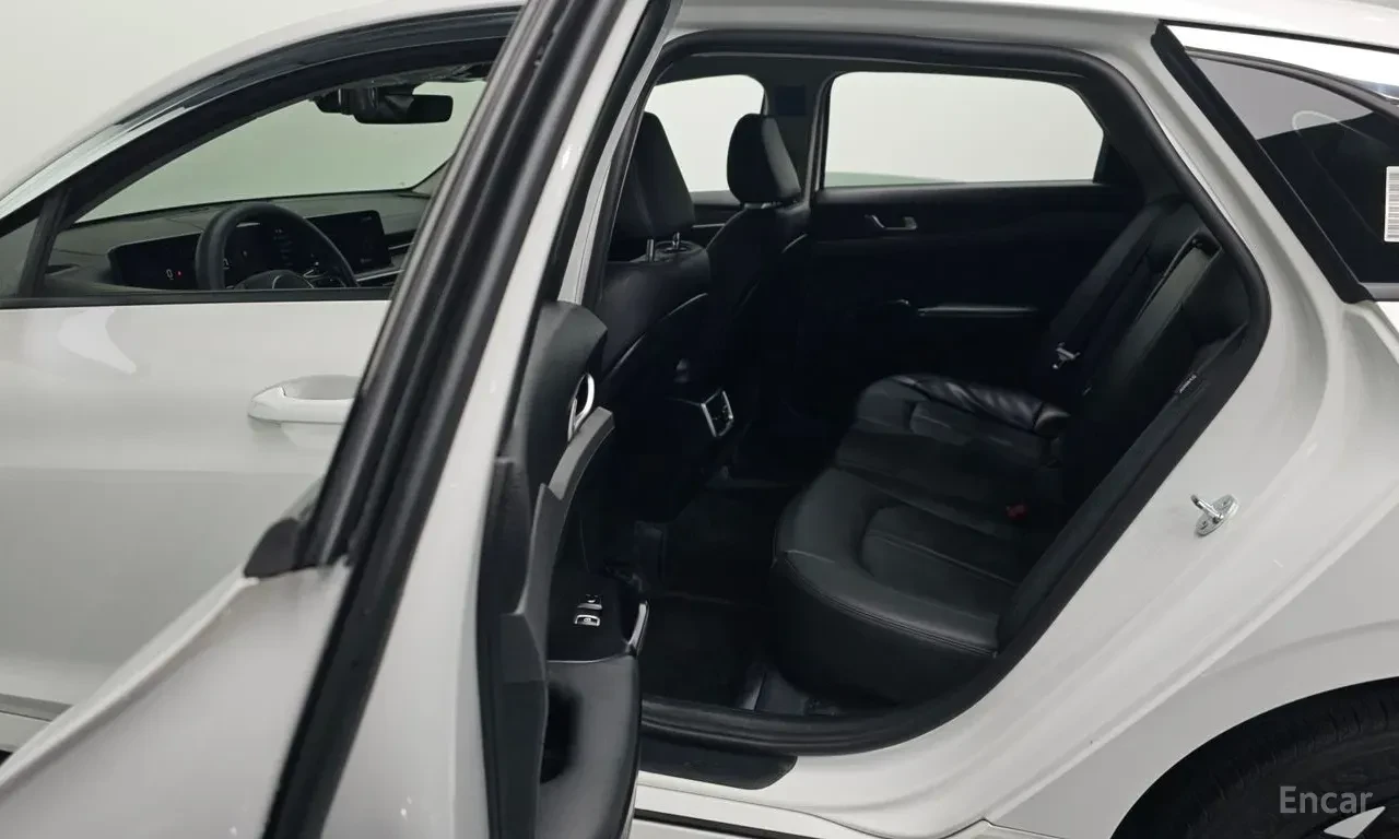 Kia K5 2.0* LPI* ПОДГРЕВ* ОБДУХВАНЕ* LANE* ASSIST* , снимка 14 - Автомобили и джипове - 56127351