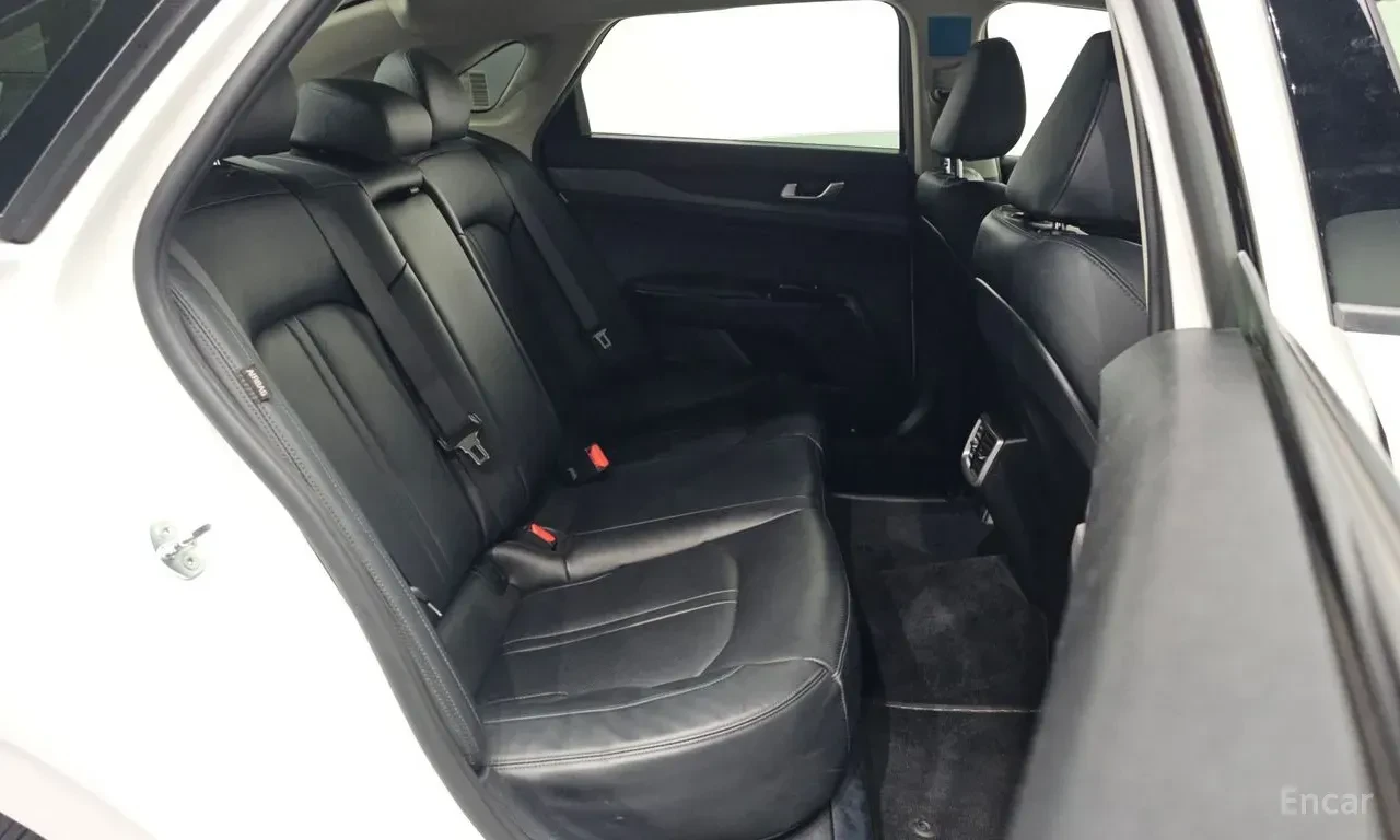 Kia K5 2.0* LPI* ПОДГРЕВ* ОБДУХВАНЕ* LANE* ASSIST* , снимка 13 - Автомобили и джипове - 56127351