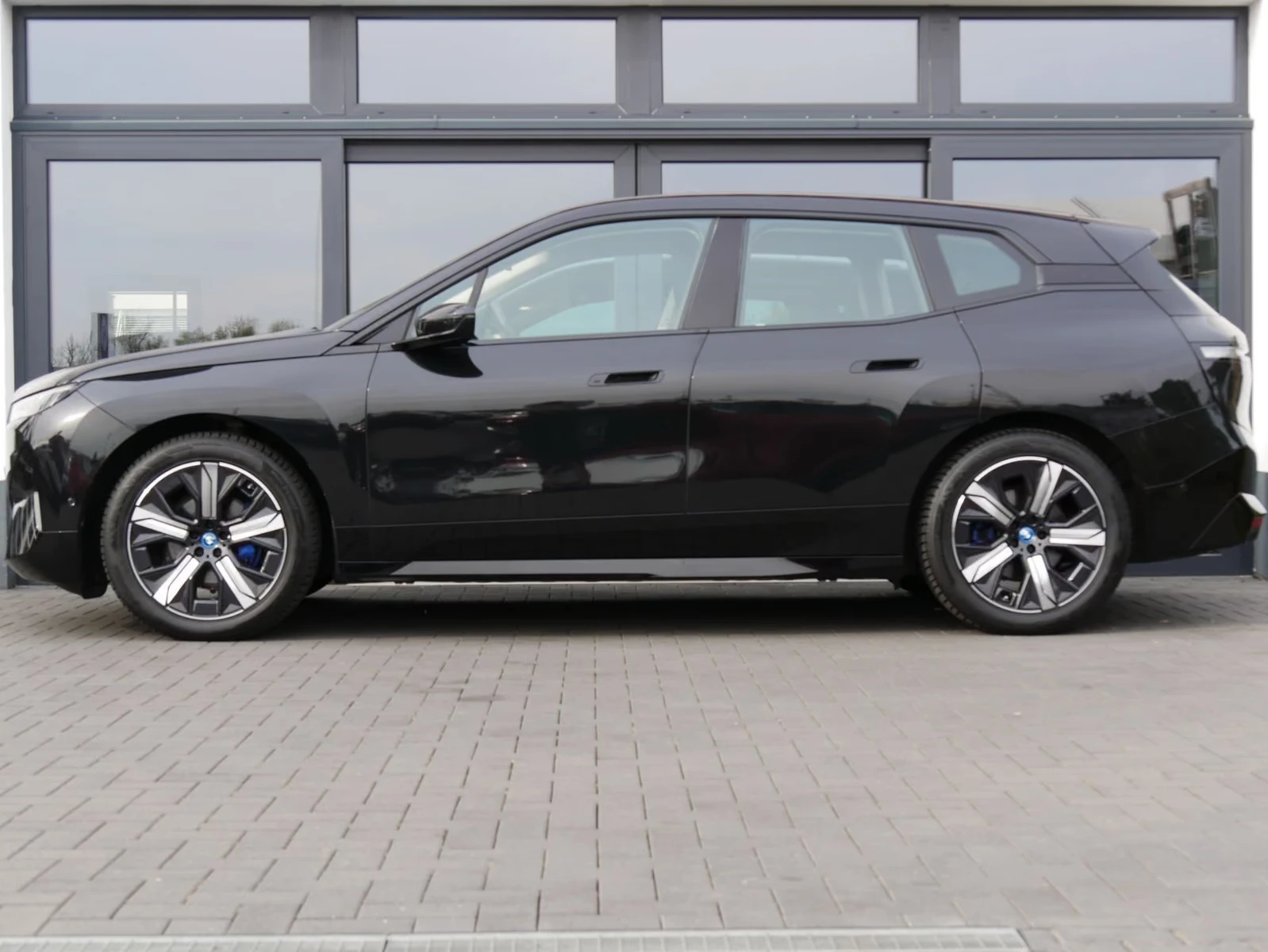 BMW iX 40/xDrive/LED/KEYLESS/HUD/ | Mobile.bg � ����������� 4