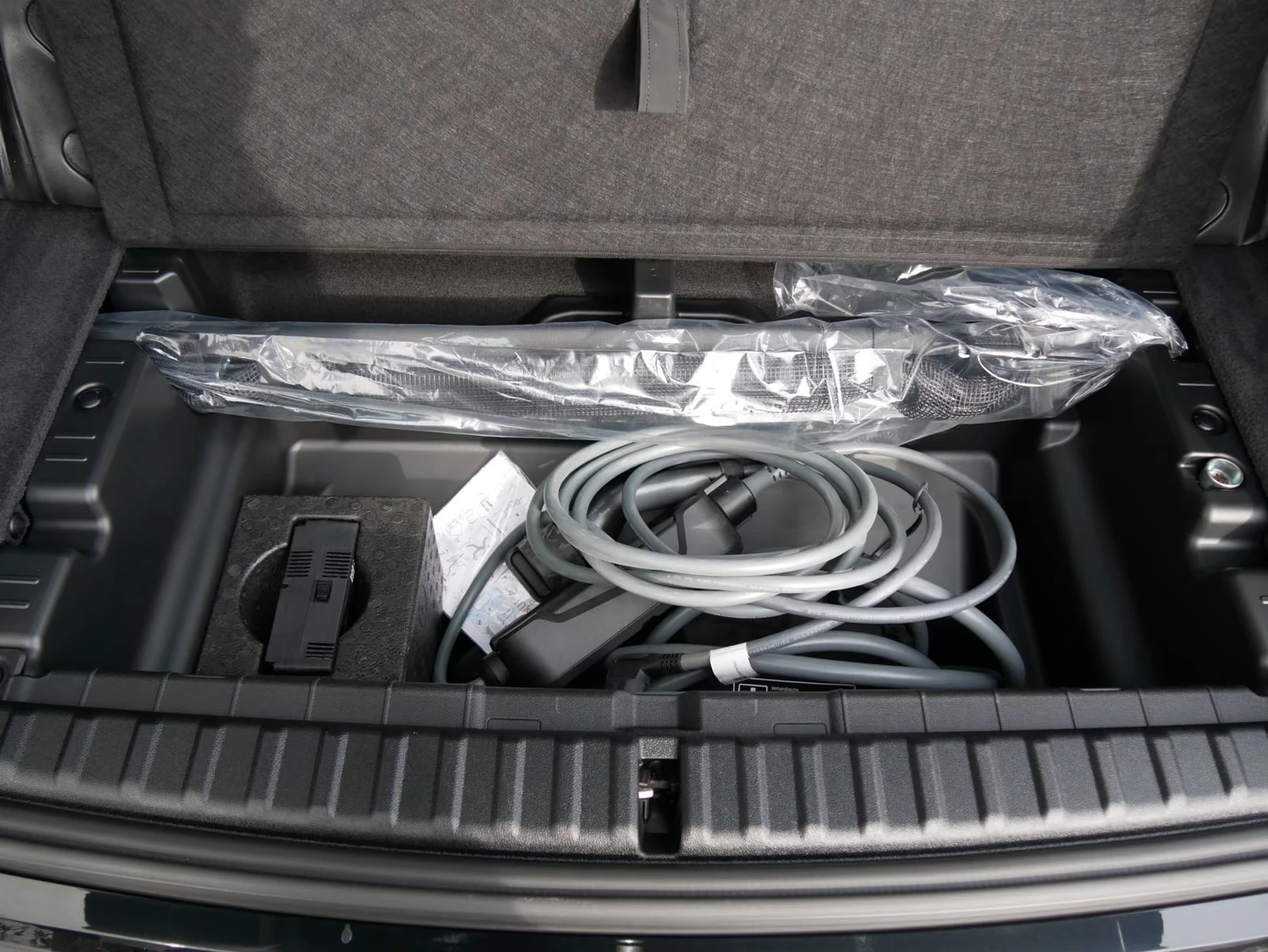BMW iX 40/xDrive/LED/KEYLESS/HUD/ | Mobile.bg � ����������� 15