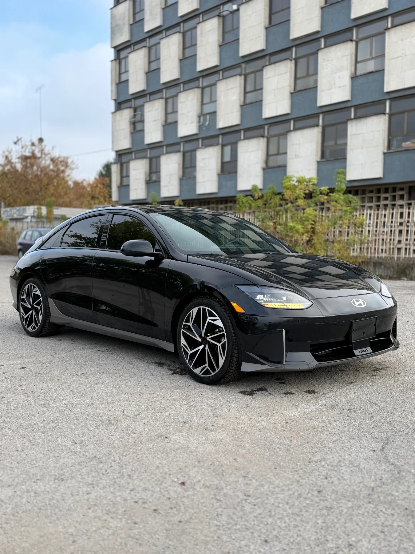 Hyundai Ioniq 6 Premium 77kWh , снимка 3 - Автомобили и джипове - 56646303