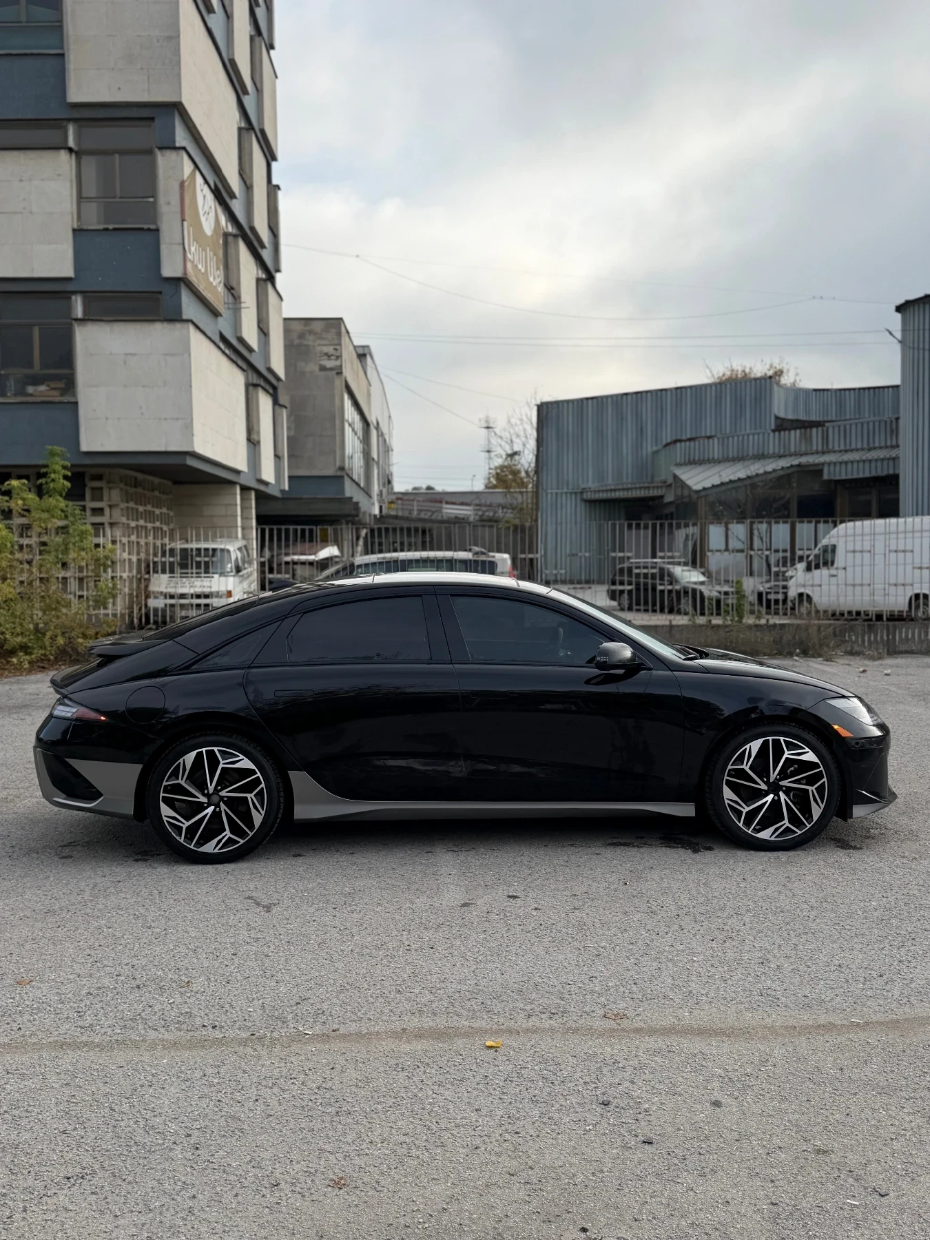 Hyundai Ioniq 6 Premium 77kWh , снимка 4 - Автомобили и джипове - 56646303